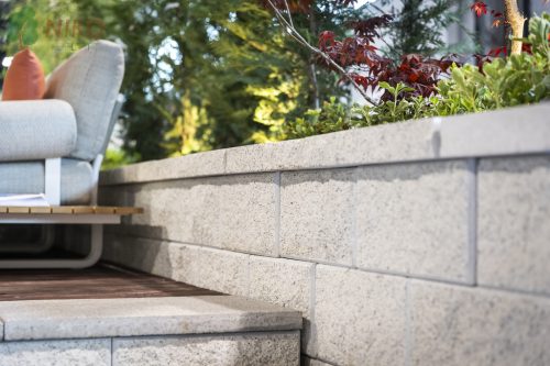 Leier Kaiserstein Architektura kerítéskő félkő törtfehér